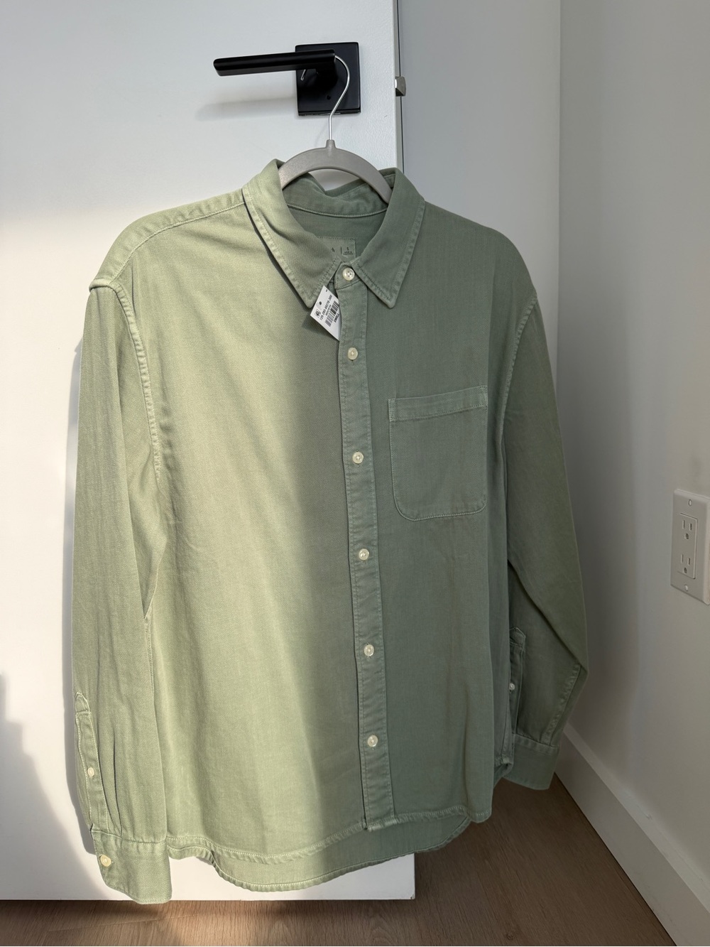 Abercrombie & Fitch Light Sage Green Casual Button-Down Shirt